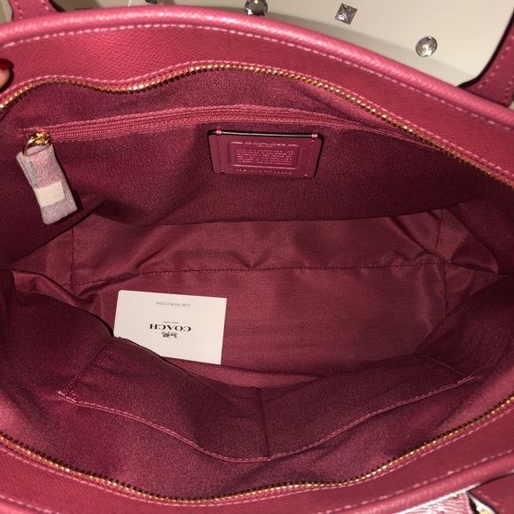 HP 🎉COACH CITY ZIP TOTE ROUGE RED + 3D BEAR CHARM - Picture 3 of 5